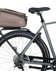 Basil Move Trunk Bag MIK 2.0 10–26L - Brown
