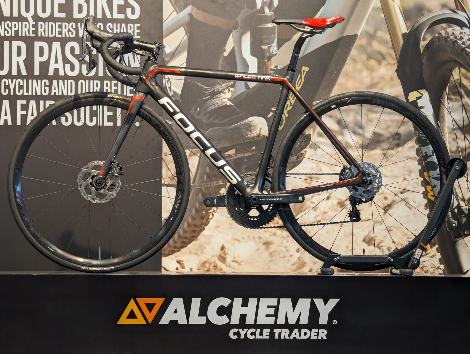 Focus Izalco Max Di2 52cm 2017 Alchemy Cycle Trader