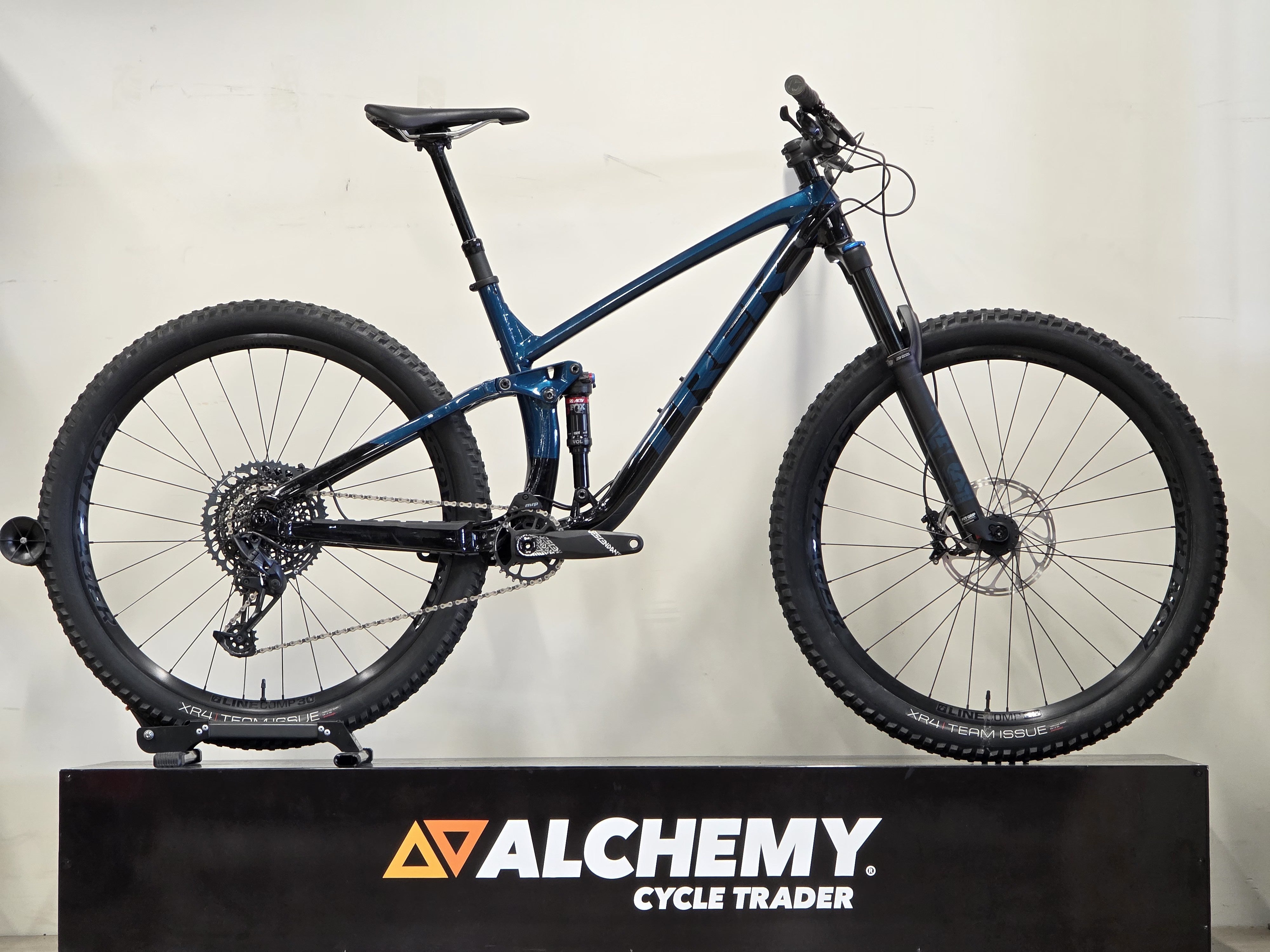 Trek Fuel EX8 Large 2021 - Alchemy Cycle Trader