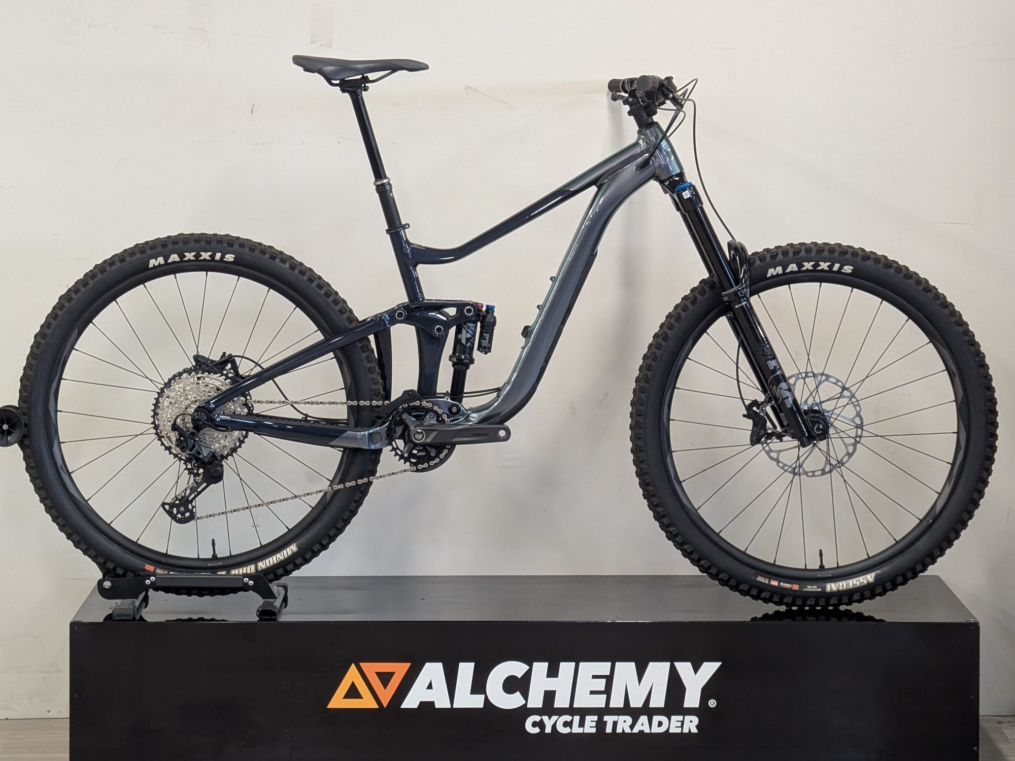 Giant Reign 1 Medium  2024