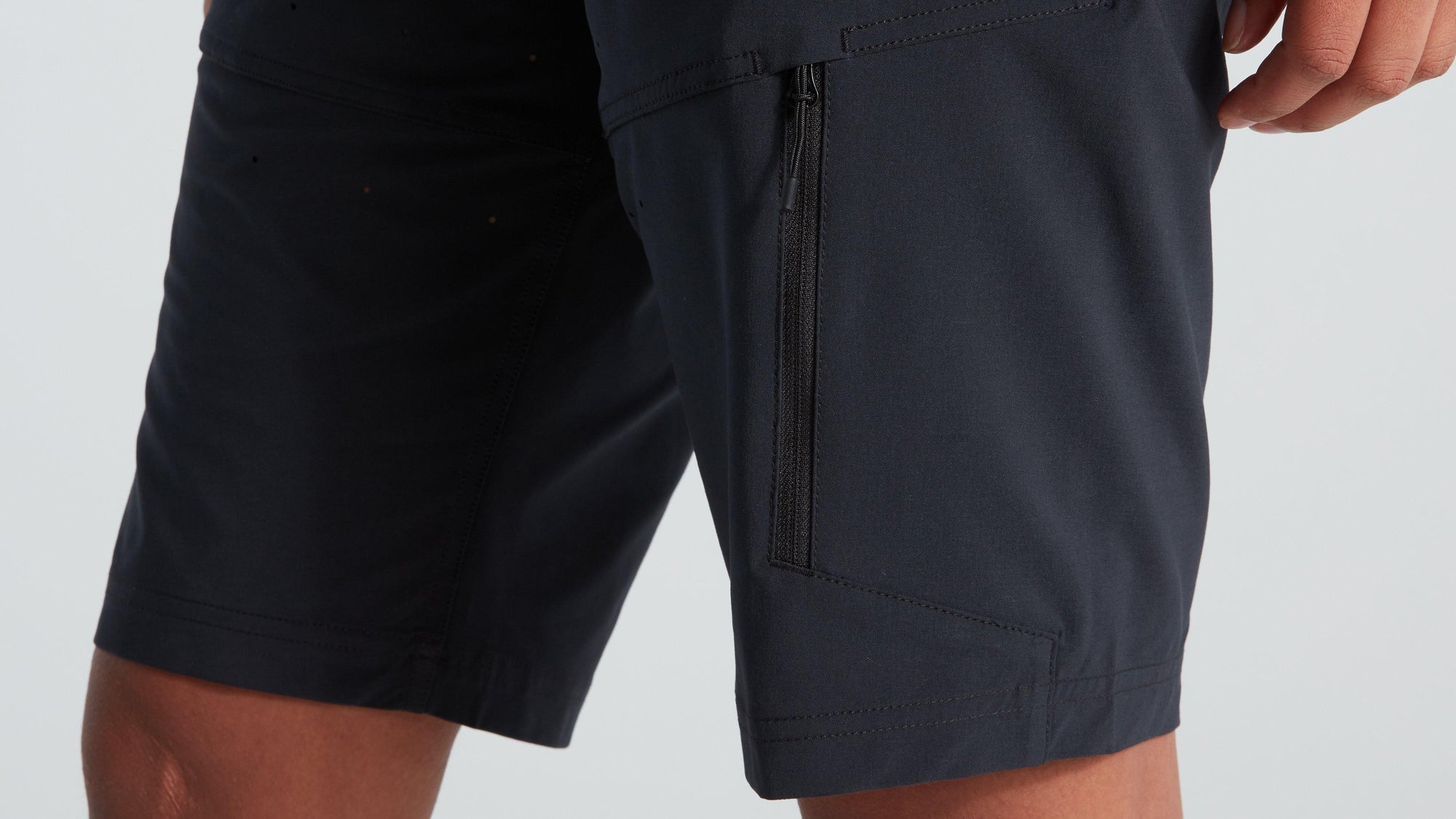 Specialized Women's Trail Cargo Shorts - Black