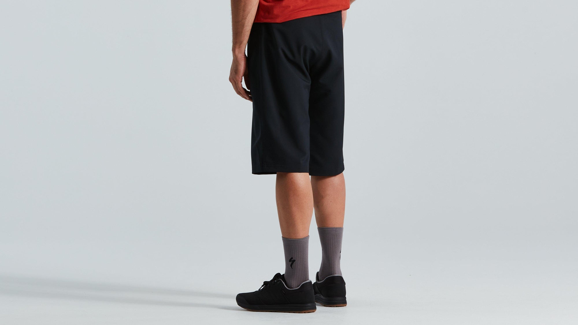 Side view of Specialized Men&#39;s Trail Shorts with Liner