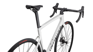 Specialized Tarmac SL7 Comp - Shimano 105 Di2 - Gloss Dune White/Metallic Obsidian