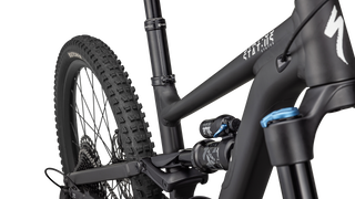 Specialized Status 2 170 ZERO - Satin Obsidian / Dune White