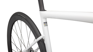 Specialized Tarmac SL8 Expert - Shimano Ultegra Di2 - Gloss White / Black Metallic