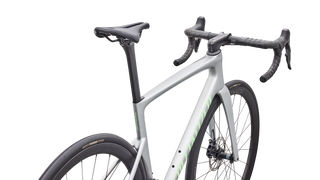 2027 Tarmac SL9 Expert - SRAM Force AXS - Gloss Silver Dust / Powder Lime