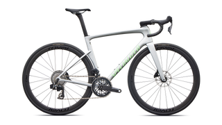2027 Tarmac SL9 Expert - SRAM Force AXS - Gloss Silver Dust / Powder Lime