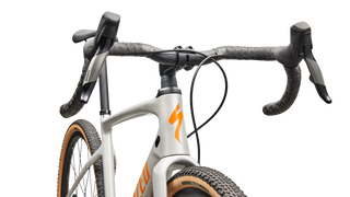 Specialized Diverge 4 Comp Carbon - SRAM Apex AXS/S1000 - Dolomite Metallic/Orange Zest