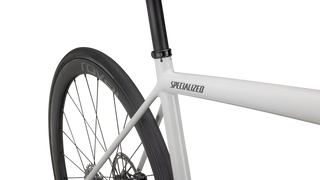 Specialized Aethos Expert - SRAM Rival eTAP AXS - Gloss Dune White/Metallic Obsidian