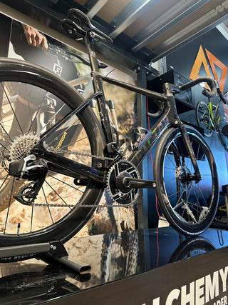 Factor Ostro VAM Disc Brake SRAM RED E1 Complete Bike
