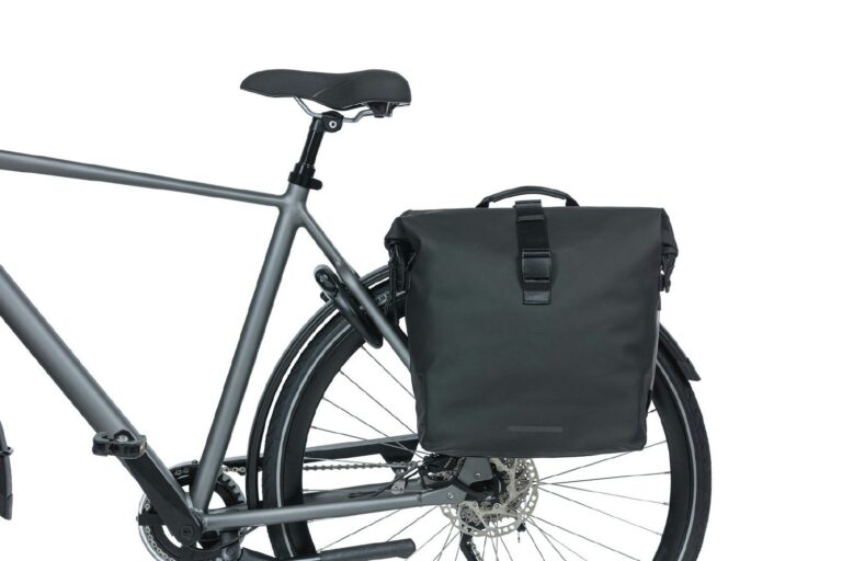 Basil Soho Bicycle Double Bag Nordlight 41L - Night Black