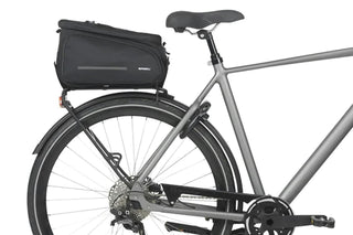 Basil Move Trunk Bag 10–26L - Black