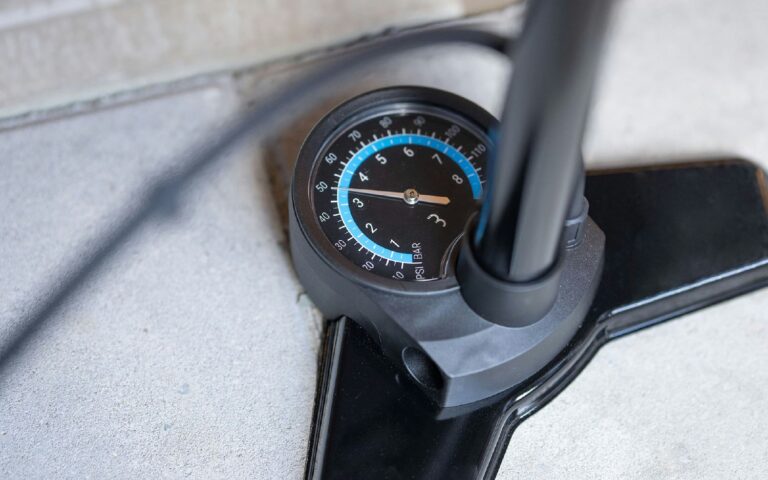 BBB Cycling BFP-42 Floor Pump AirSmart - Black