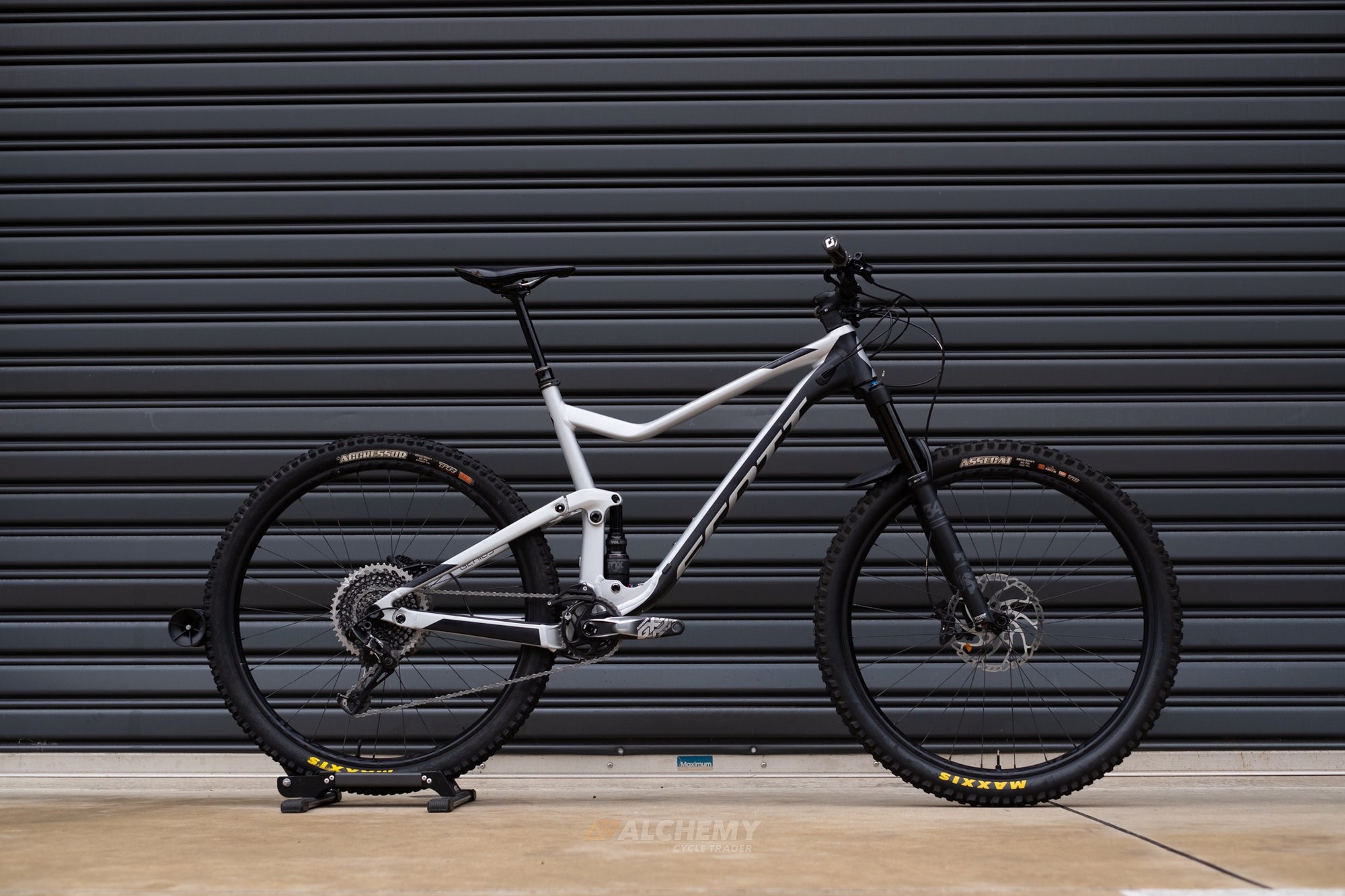 Scott Genius 940 XL 2019 Alchemy Cycle Trader - Main Image