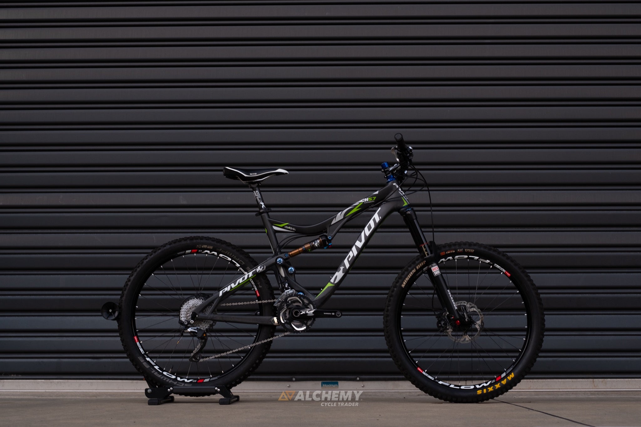Pivot Mach 5.7 M Carbon 2013 - Alchemy Cycle Trader Pivot Mach 5.7 M Carbon 2013 - Alchemy Cycle Trader
