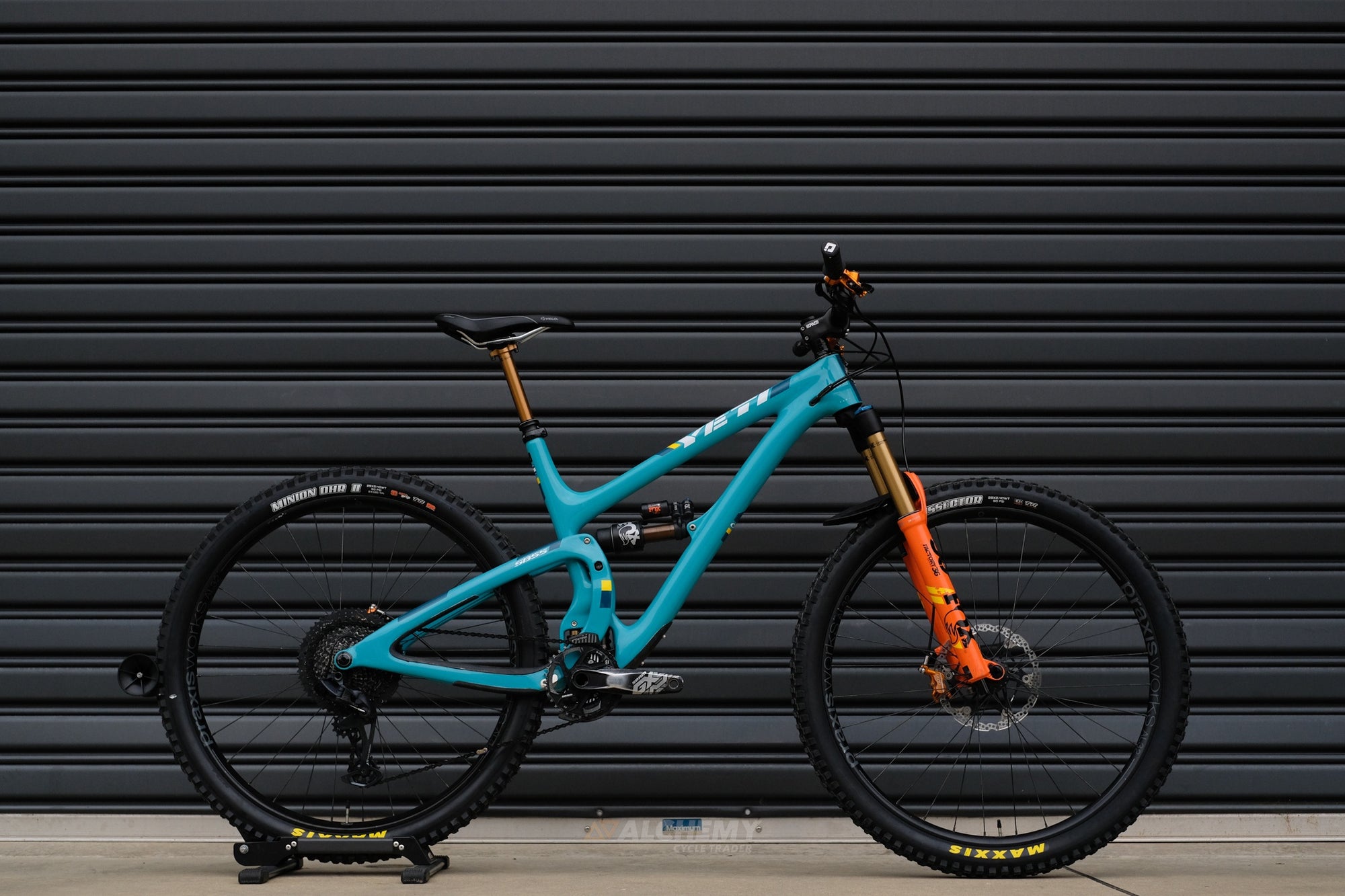 Yeti SB Turq Medium 2018 Alchemy Cycle Trader - Main Image