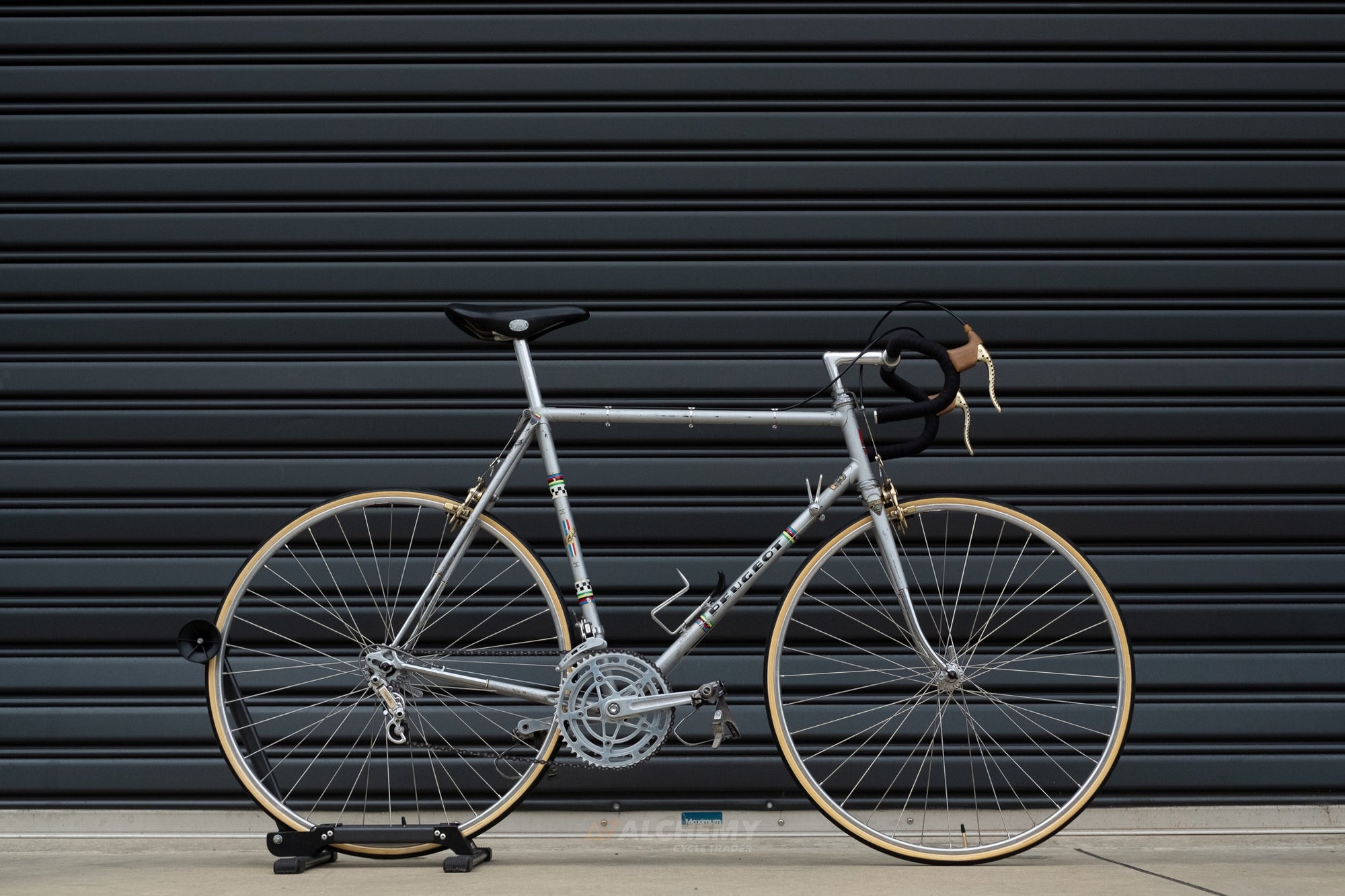 Vélo de course Peugeot Perthus py10 gris - Vélos Vélo de course Peugeot Perthus py10 gris - Vélos