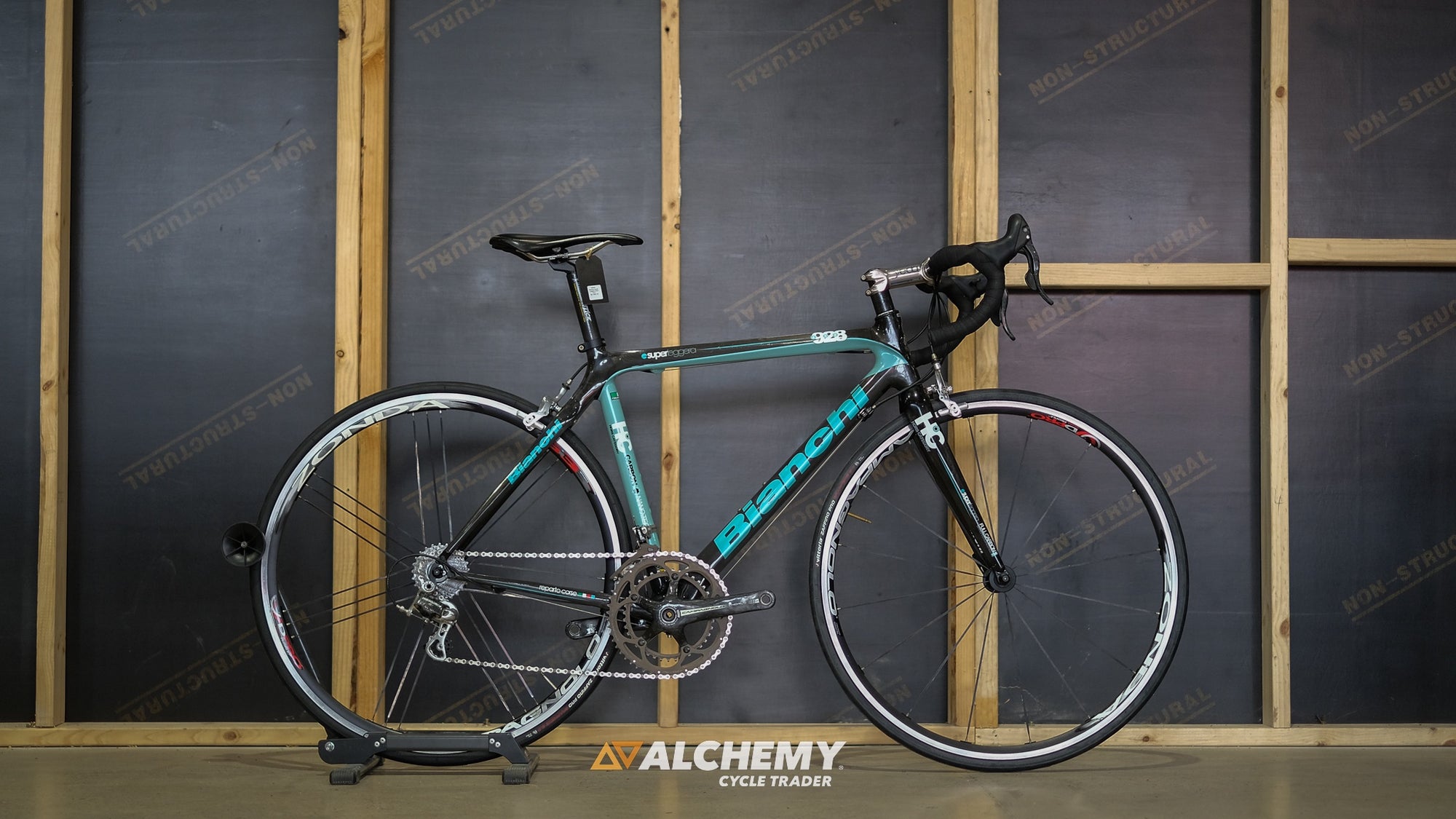 2011 bianchi mens road bike Bianchi Super Leggera 53cm 2011