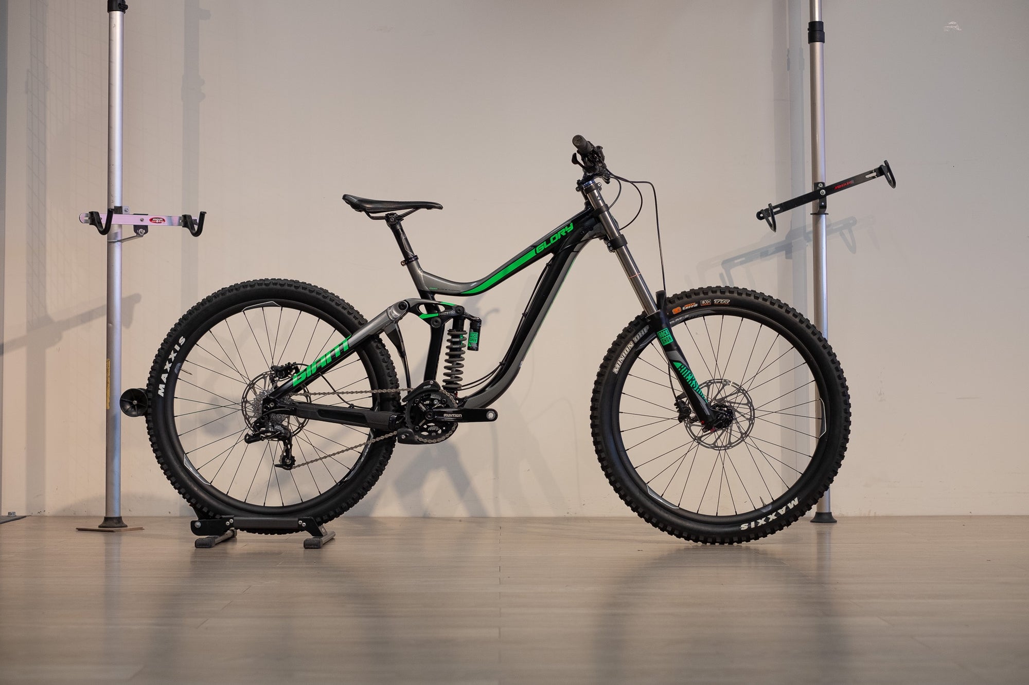 Giant Glory Medium 2017 Alchemy Cycle Trader