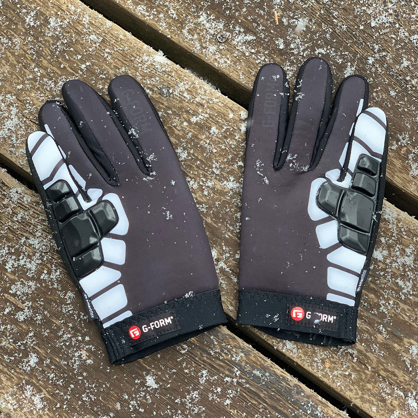 G-Form Bolle Cold Weather Glove - Black/White