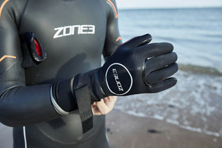 Zone3 Heat-Tech Swim Gloves - Black/Red