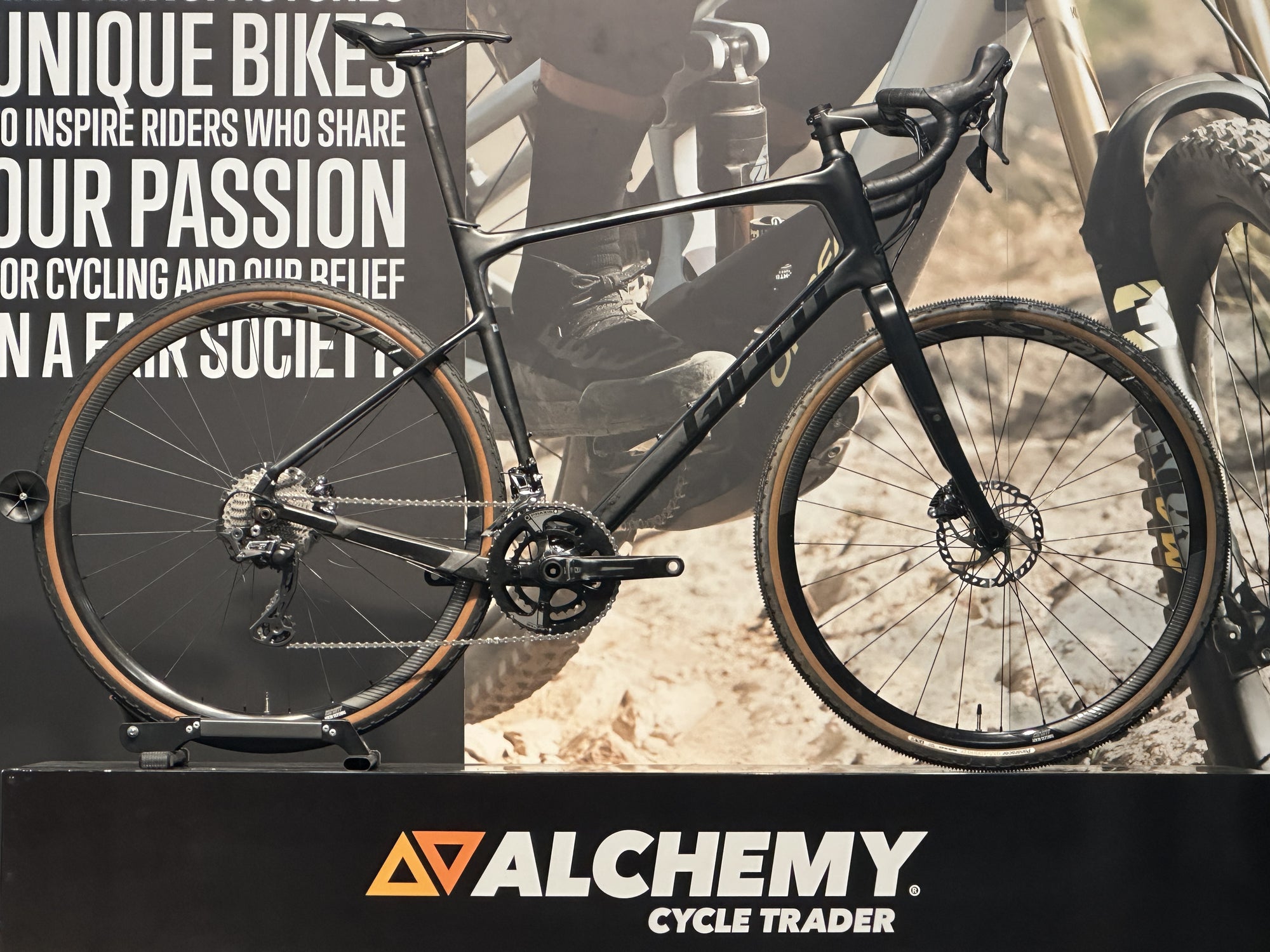 Giant Revolt Advanced XL 2019 Alchemy Cycle Trader