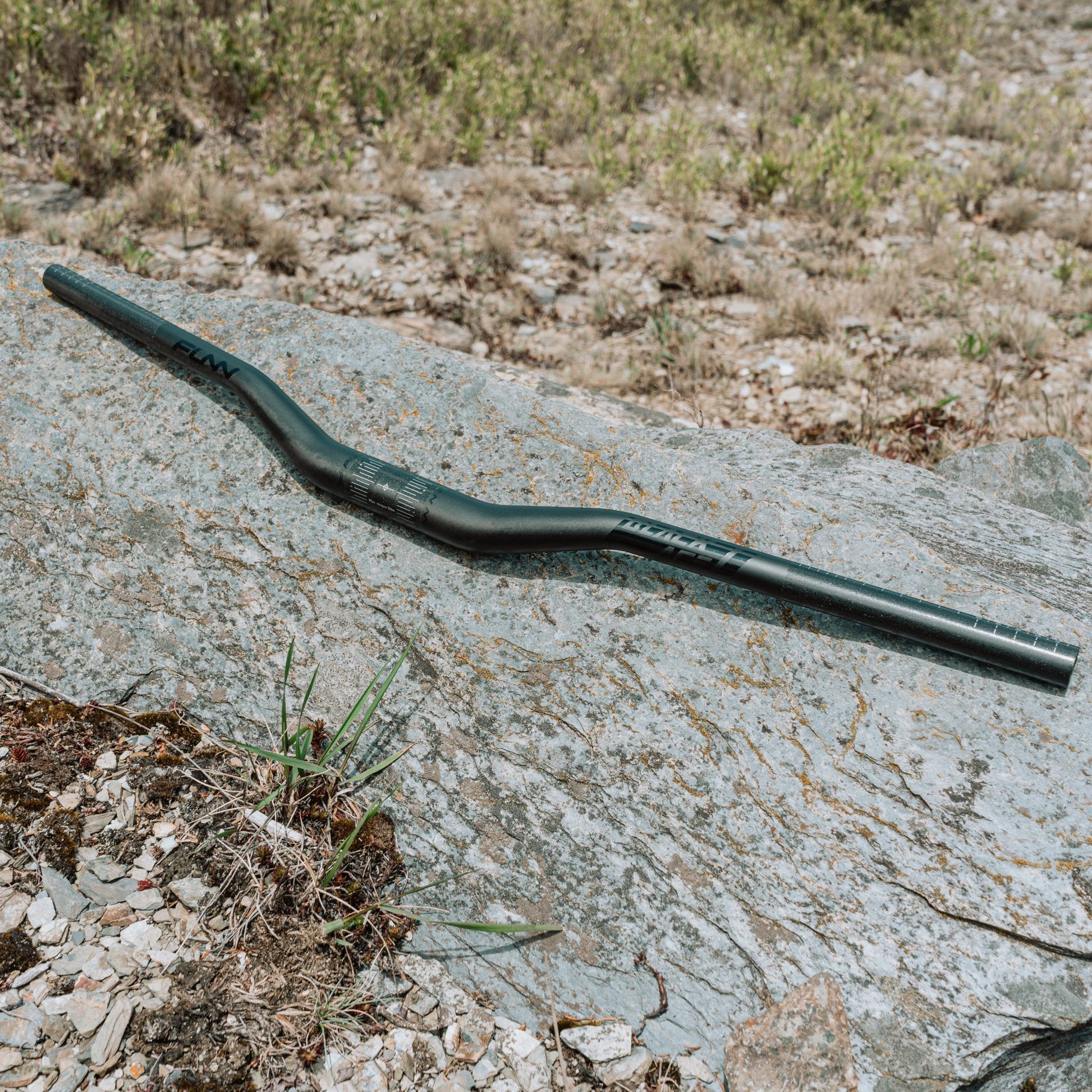FUNN Black Ace Carbon Handlebar 15mm Rise - Black