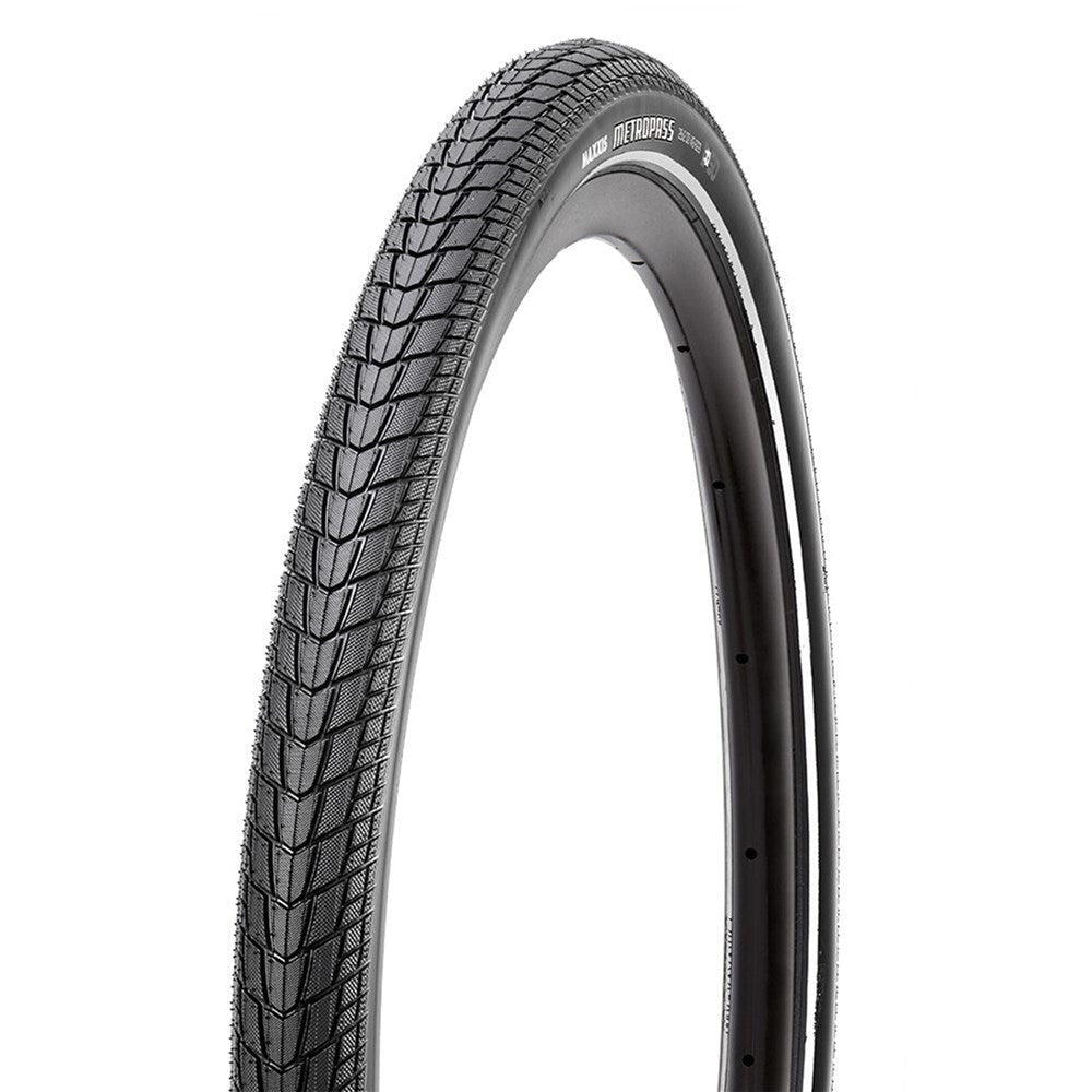Maxxis Metropass E Trekking 700 x 40 Wire Bead Reflective Strip Bicycle Tyre - Black